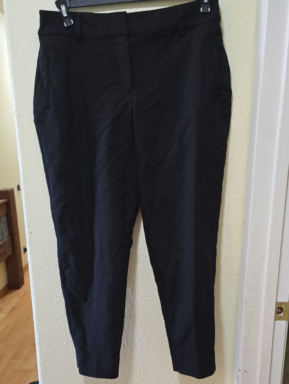 Mauruces Women’s Black Tailored Cropped Pants